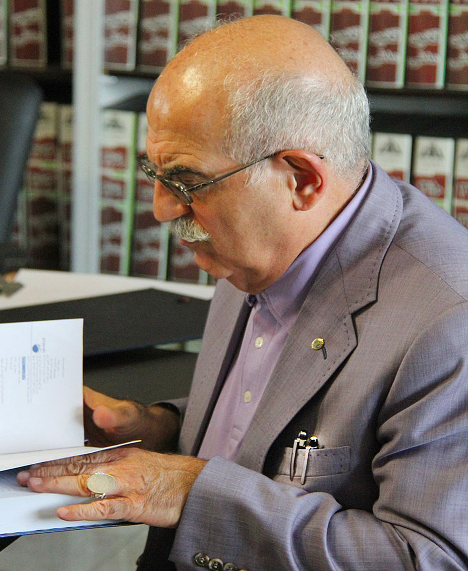 بهمن کشاورز وکیل پایه یک