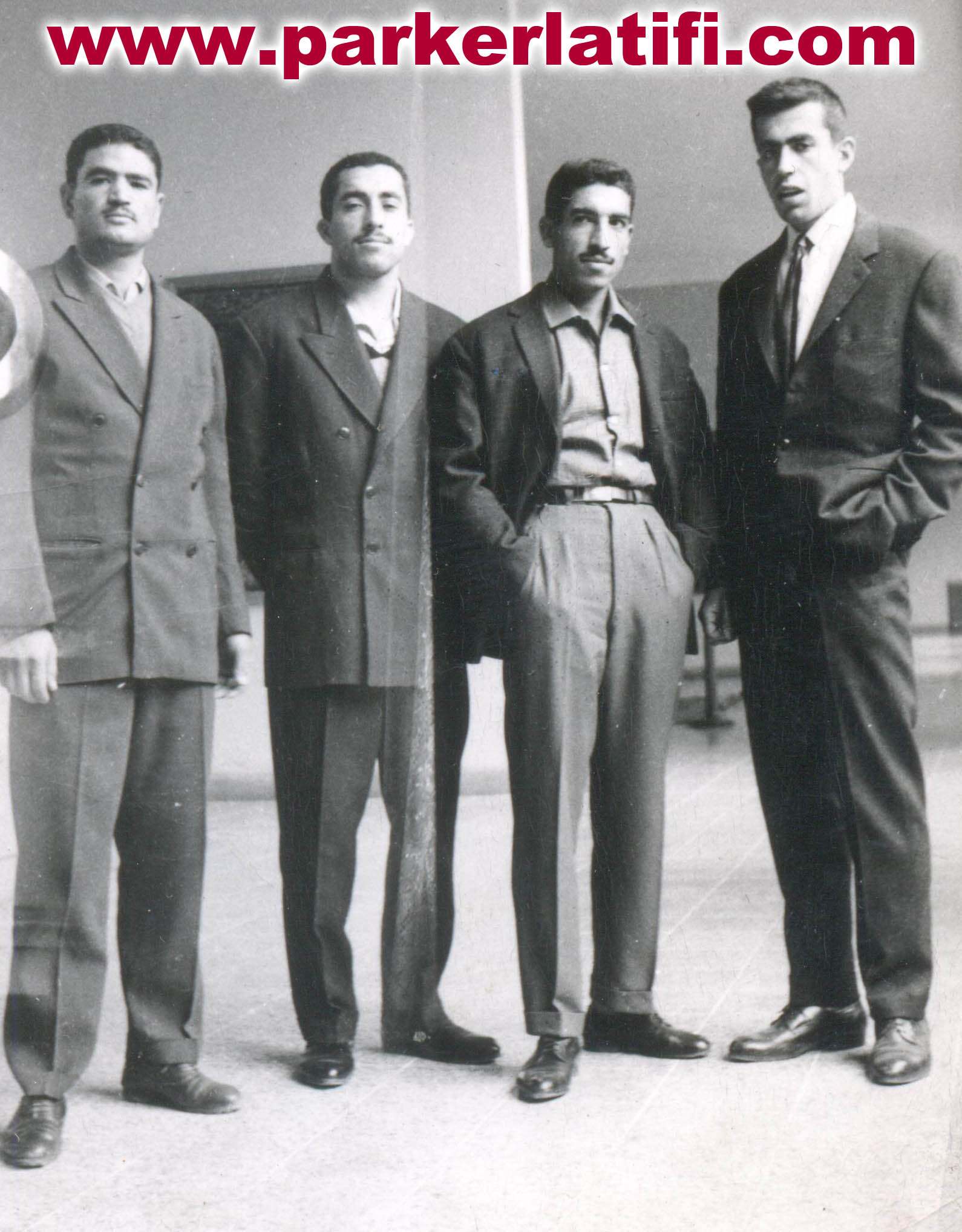 آقای اصغر لطیفی ( نفر اول سمت راست )